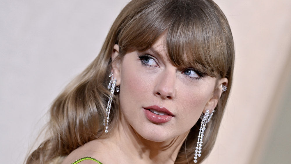 Shine Like a Star: Taylor Swift’s Dazzling Diamond Earrings at the 2024 Golden Globes