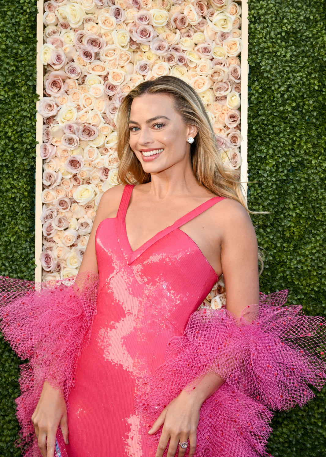 Margot Robbie’s Dazzling Diamonds at the 2024 Golden Globe Awards
