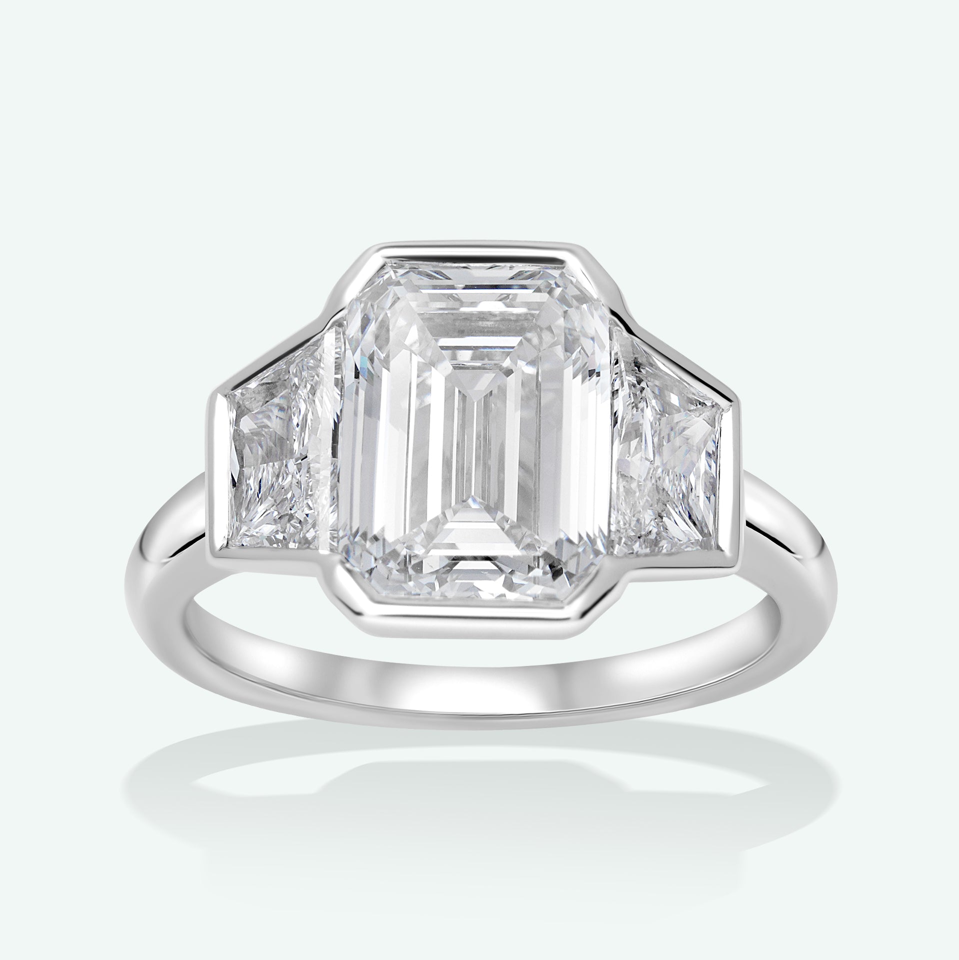 The Ella With 4.34 Carat Emerald Shape Lab Grown Diamond (VVS2, E), IGI Certified