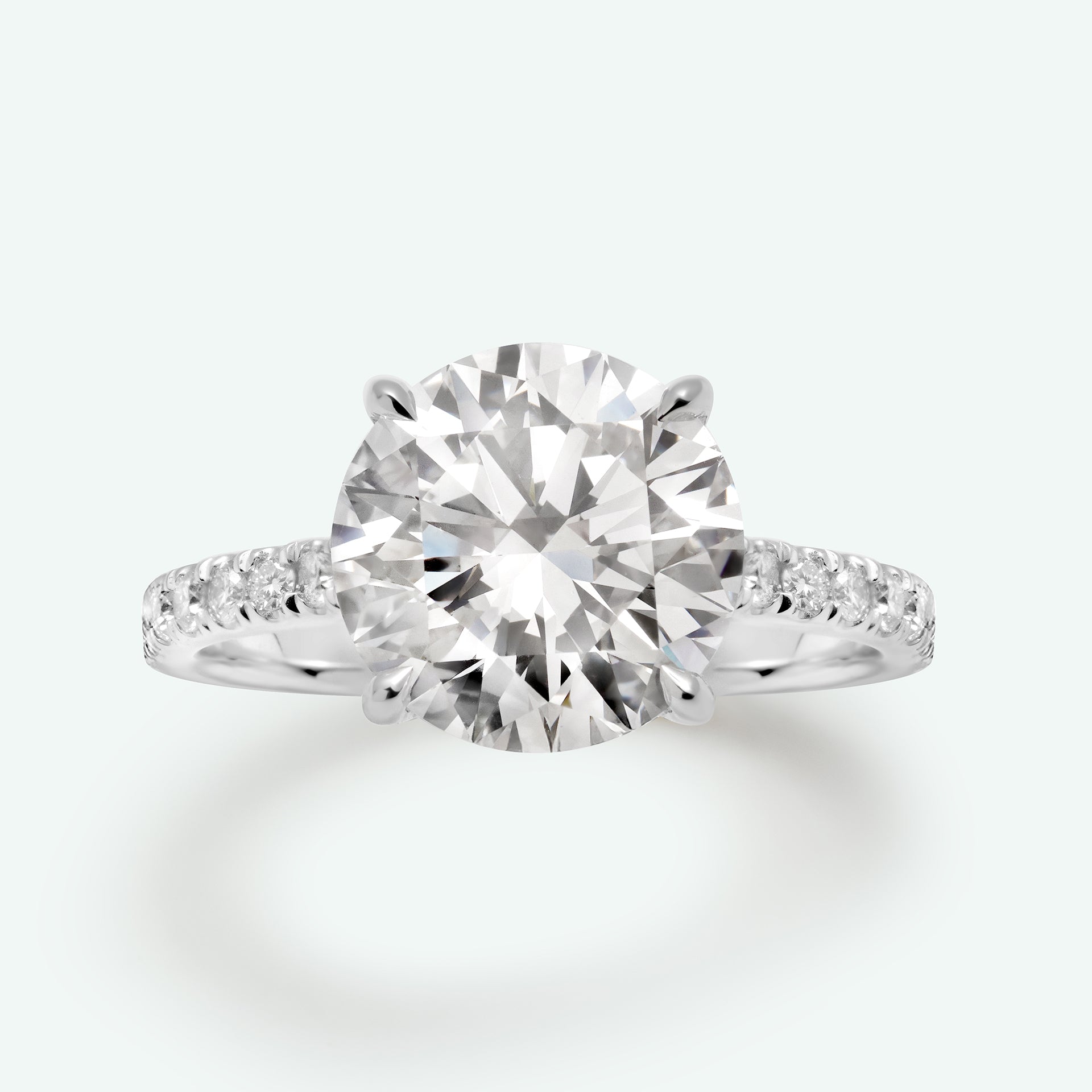 The Rebecca With 3.22 Carat round Shape Lab Grown Diamond (VVS1, E), IGI Certified