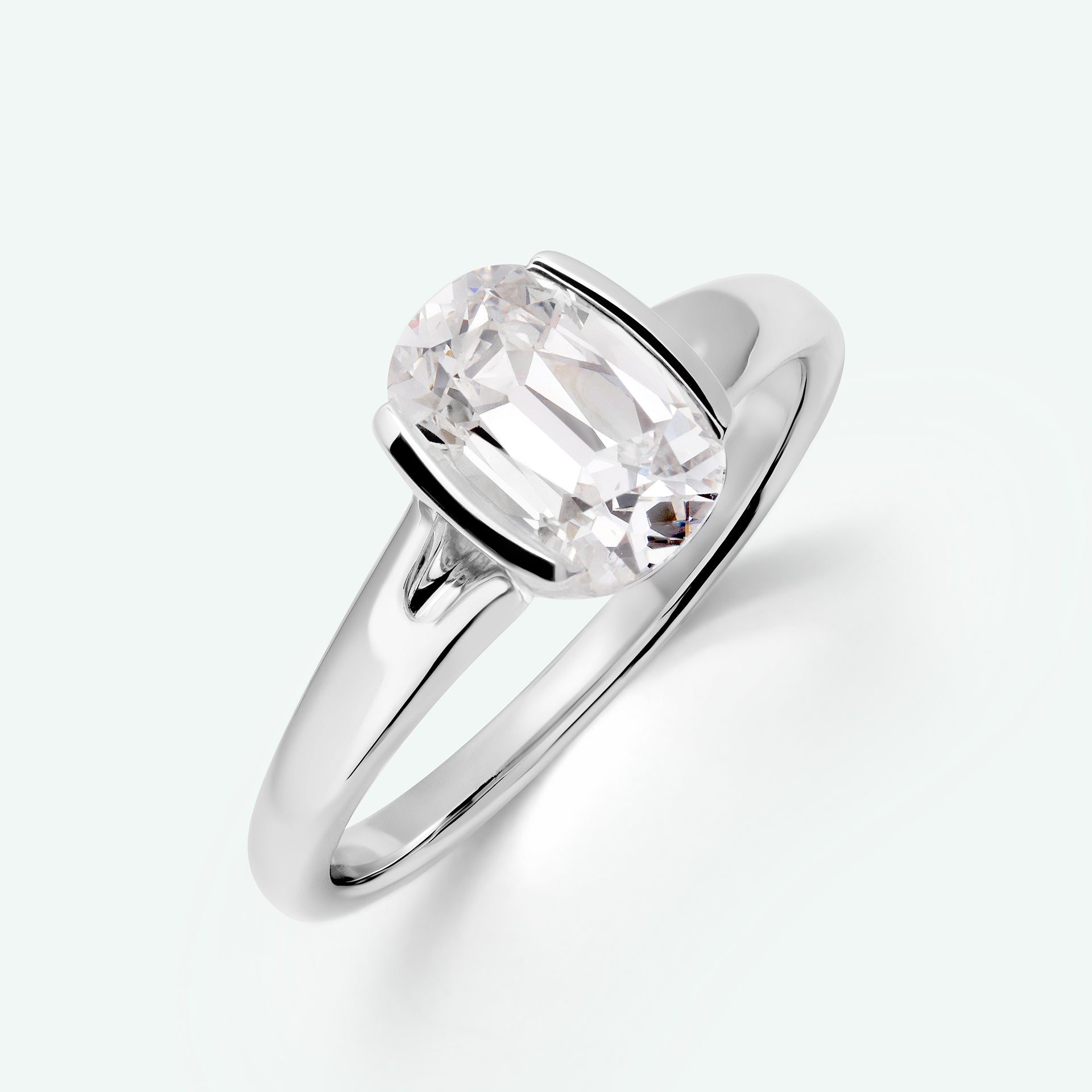 The Simone With 1.43 ct Cushion Old Mine Center Diamond (VVS2, D) IGI Certified